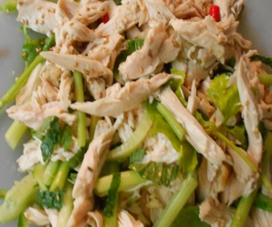 tahinli tavuk salatası