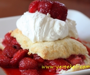 çilek soslu tatlı tarifi