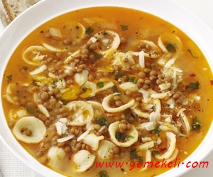 erişteli mercimek çorbası yapımı