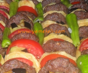 fırında köfteli patates