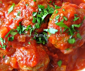 domates soslu köfte tarifi