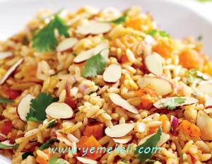 portakallı bademli pilav tarifi