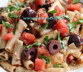 zeytinli makarna tarifi