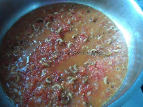 kolay domatesli makarna