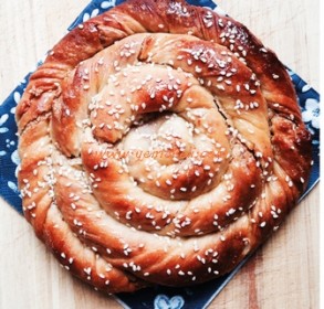 kuru domatesli çıtır börek tarifi