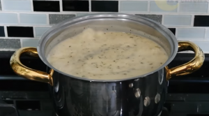 Yoğurtlu erişte çorbası