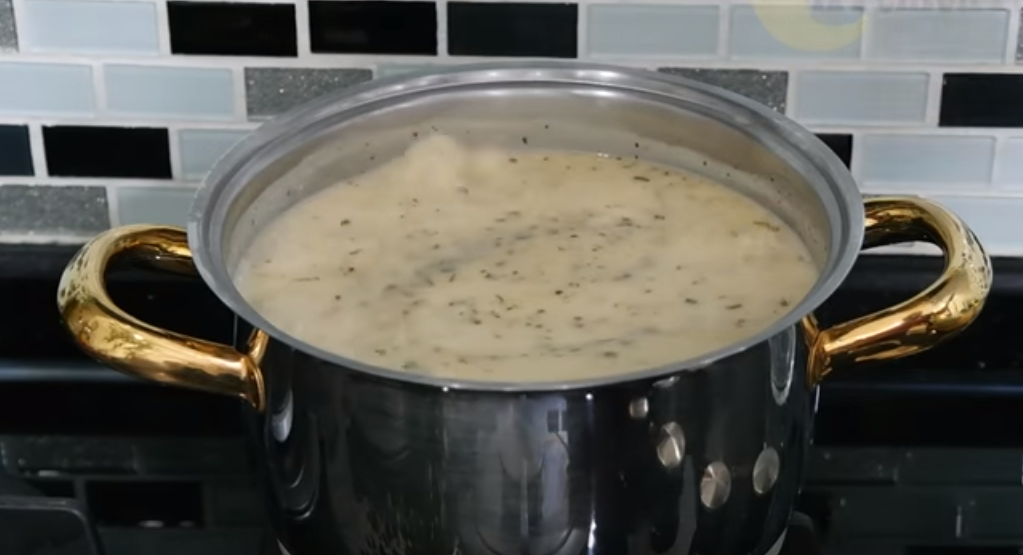 Yoğurtlu erişte çorbası tarifi